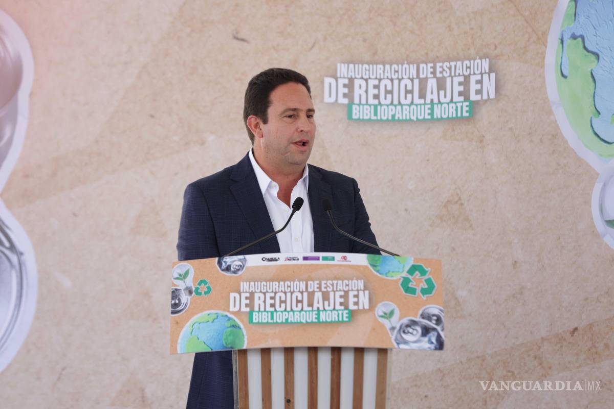 $!El alcalde de Saltillo, Javier Díaz González, inauguró la primera Estación de Reciclaje Drive Thru en el Biblioparque Norte, en colaboración con ARCA Continental, Pet Star y el Gobierno del Estado.