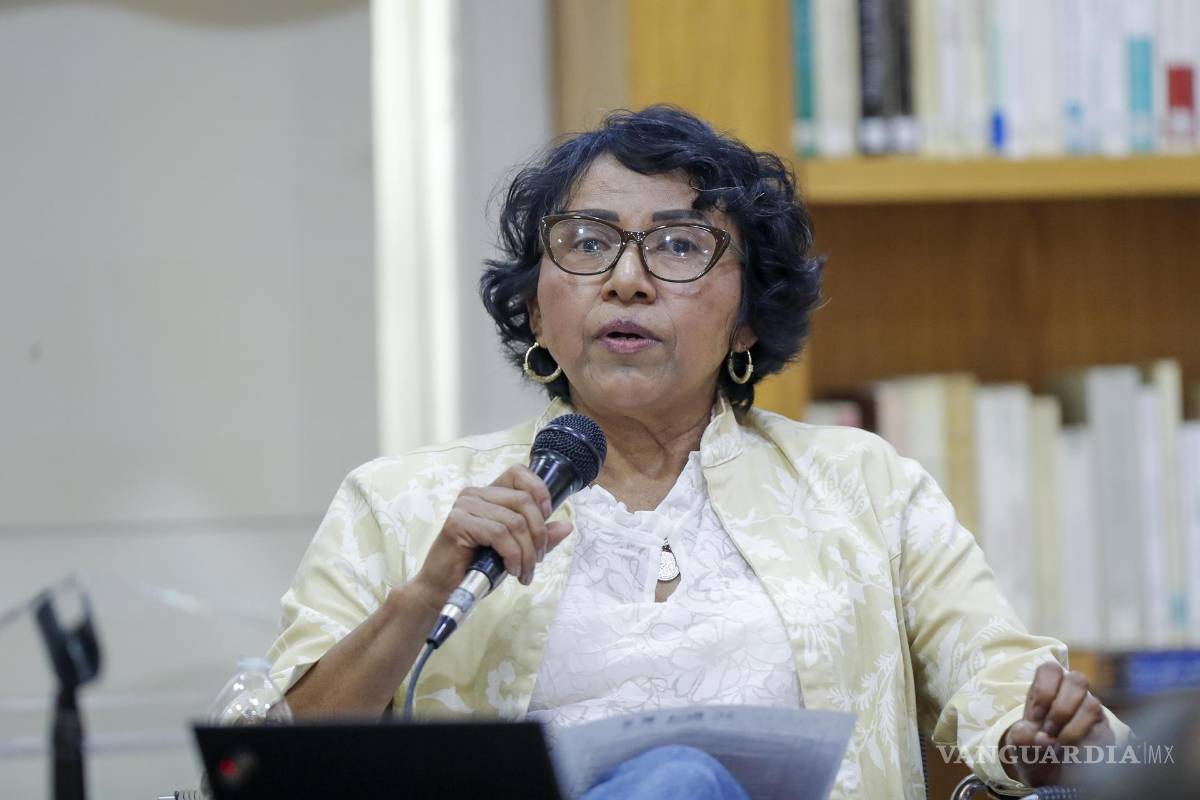 $!Elia Ochoa Plácido, hermana de la defensora Digna Ochoa, asesinada el 19 de octubre de 2001, durante una rueda de prensa en Ciudad de México.