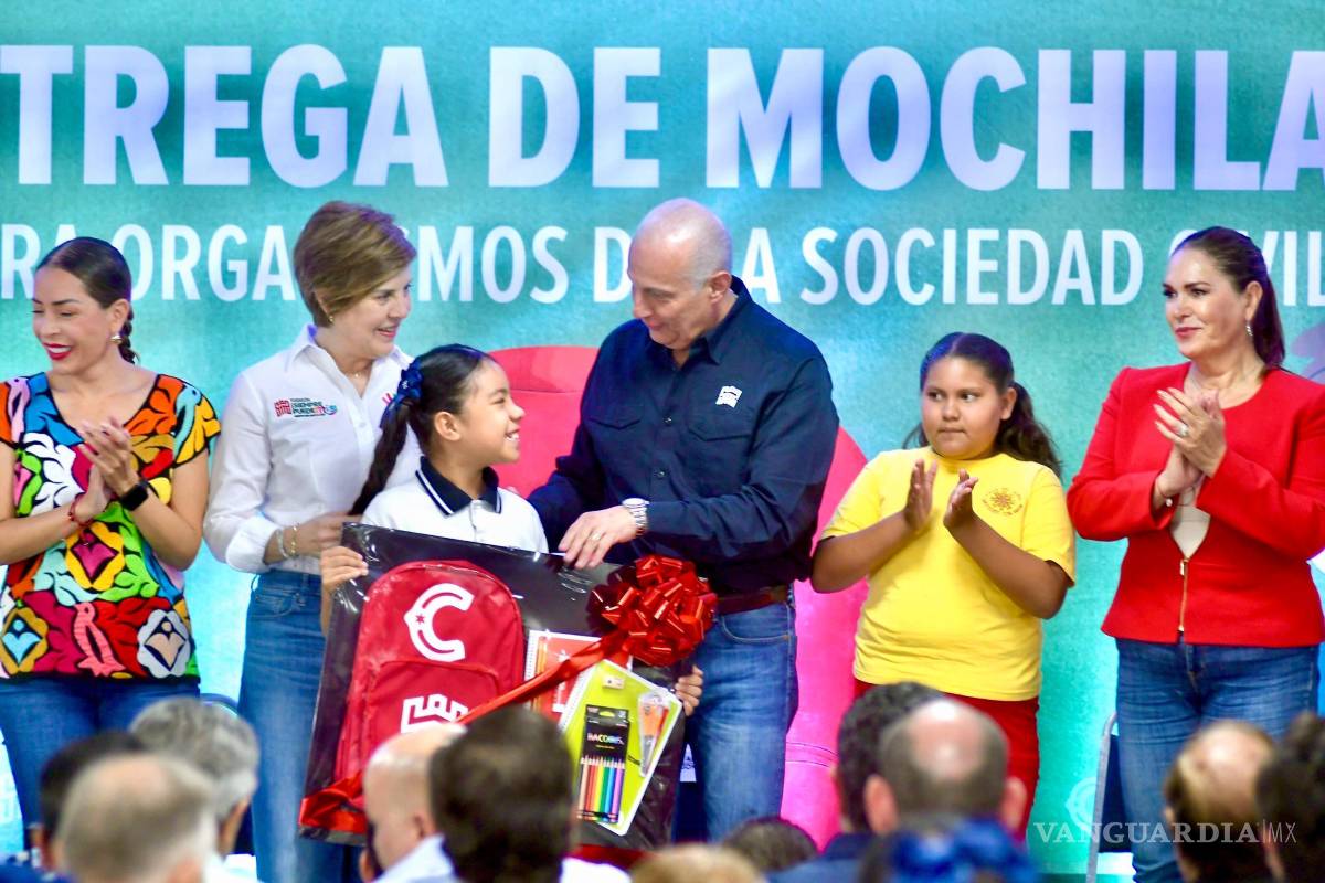 Torreón: entrega de 1,500 mochilas refuerza educación básica a través de OSC y Gobierno estatal