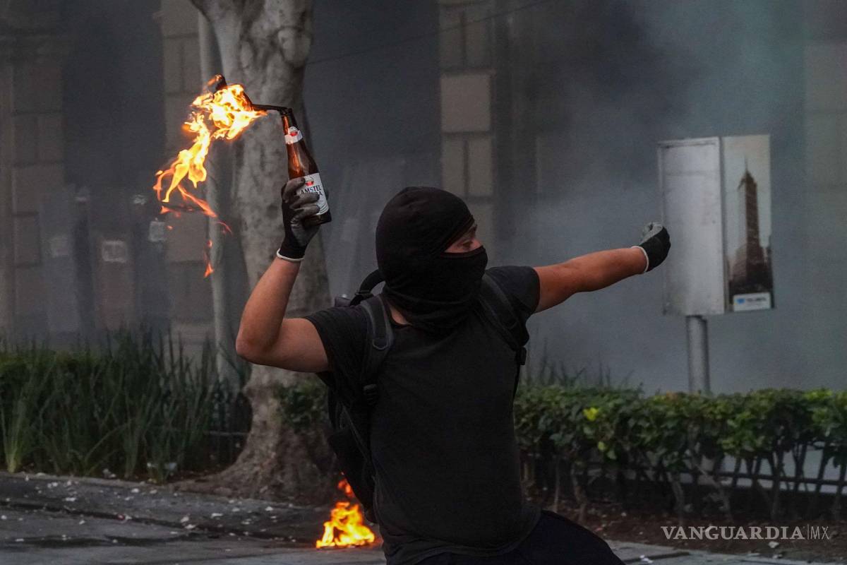 Condena Alianza de Medios Mx agresiones a periodistas durante marcha por 57 aniversario de matanza del 68 en CDMX