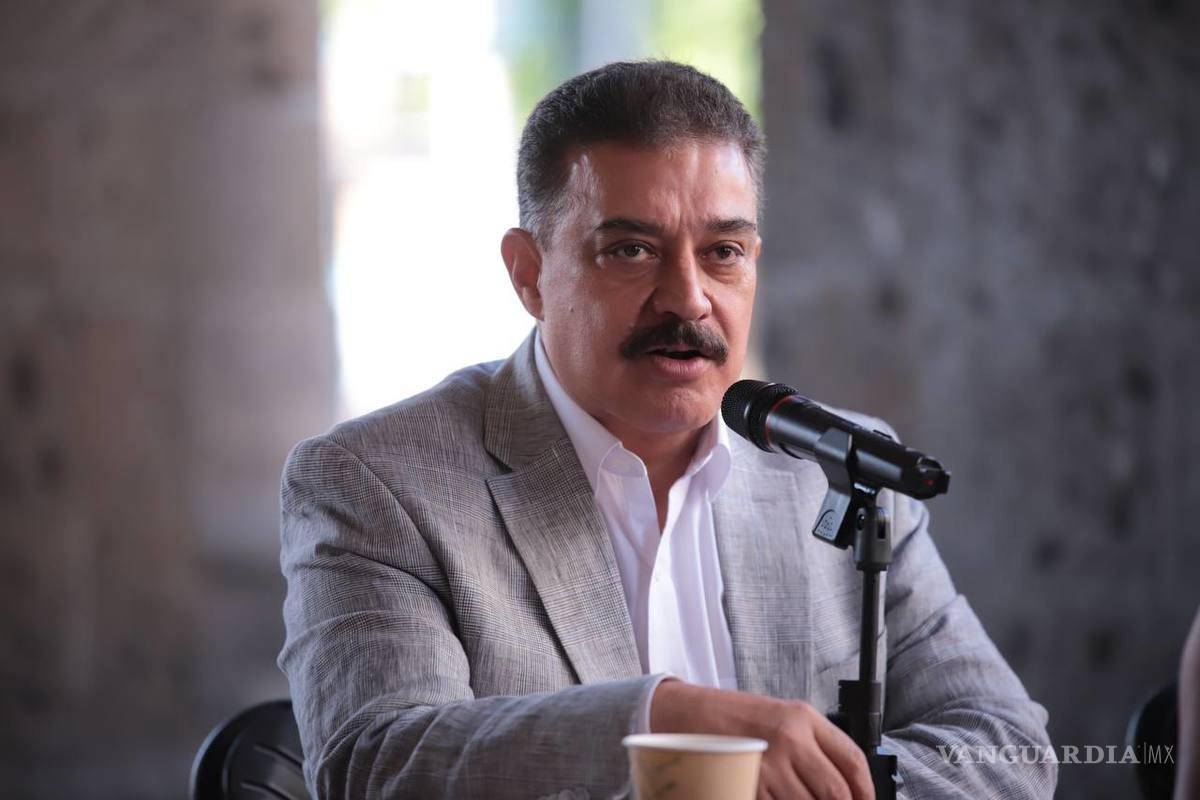 El Boticario de la 4T... Empresas de Carlos Lomelí, senador de Morena, reciben contratos millonarios del IMSS: LatinUs