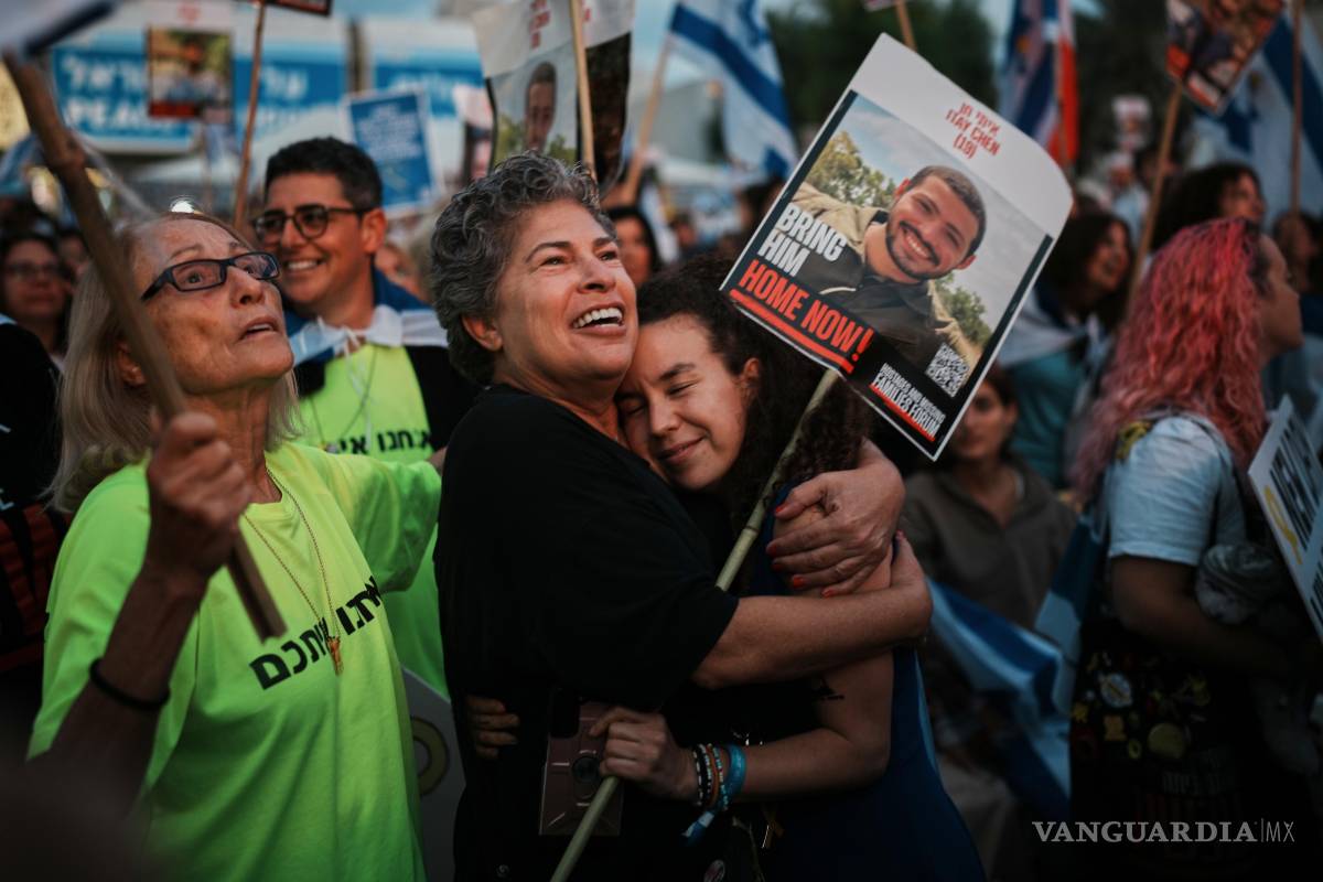 De un pueblo en colina a todo Israel, lágrimas de alegría por el regreso de los rehenes aún vivos