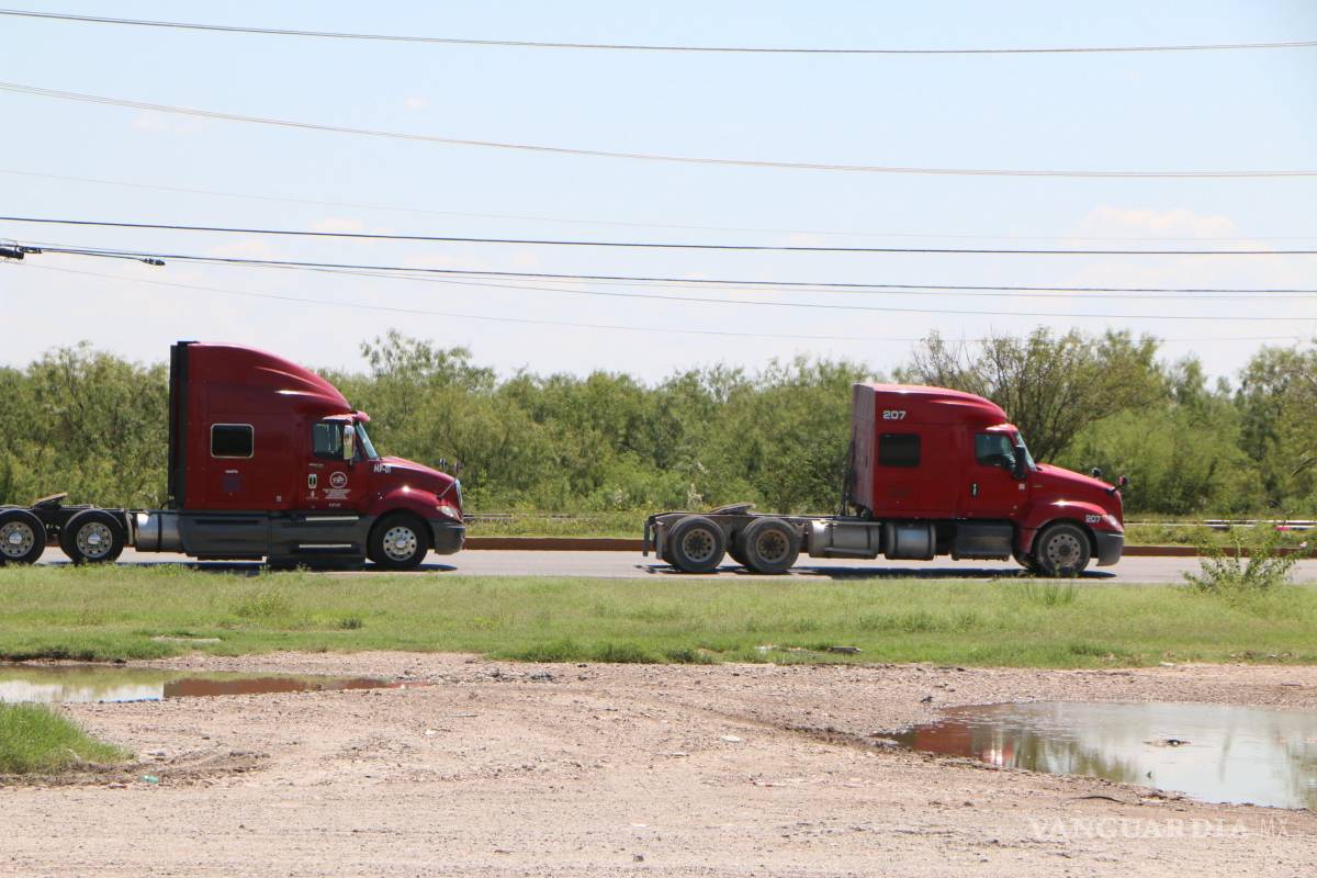 Baja cruce de autos en Eagle Pass, pero crece tráfico comercial