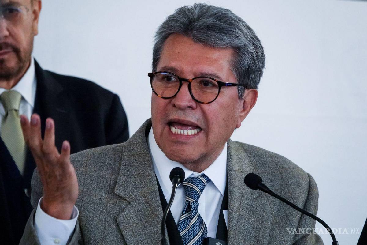 ¿La Ley Antistickers será aprobada? Ricardo Monreal se opone a la iniciativa