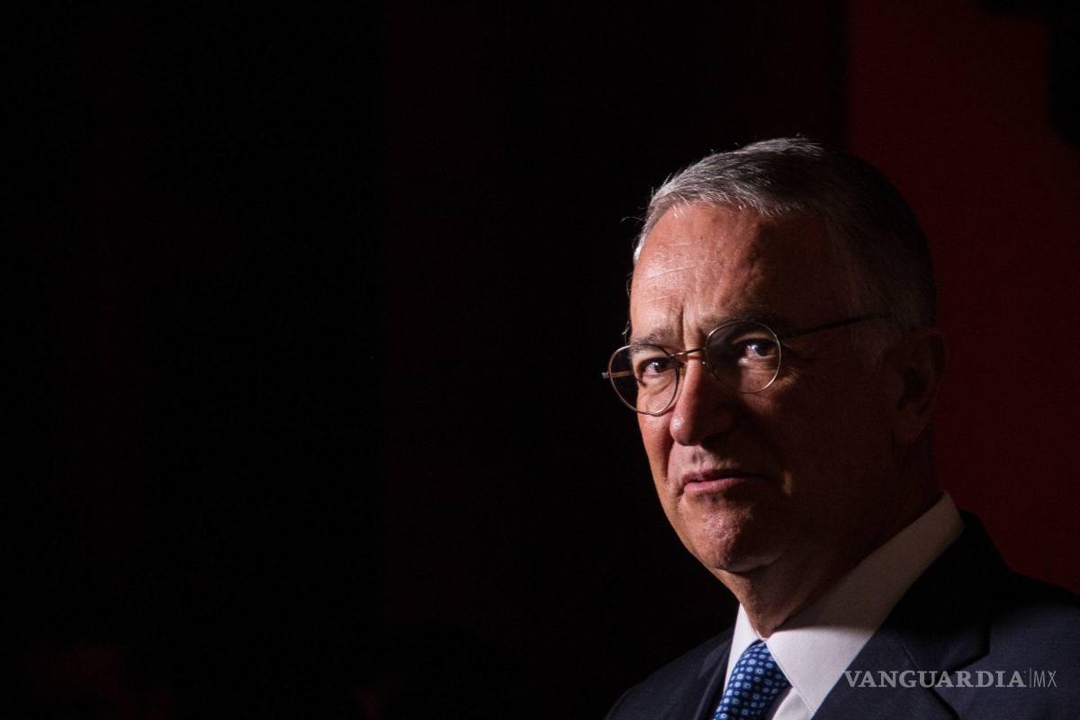 Ordenan arresto contra Salinas Pliego en Nueva York; libra cárcel con 25 mdd