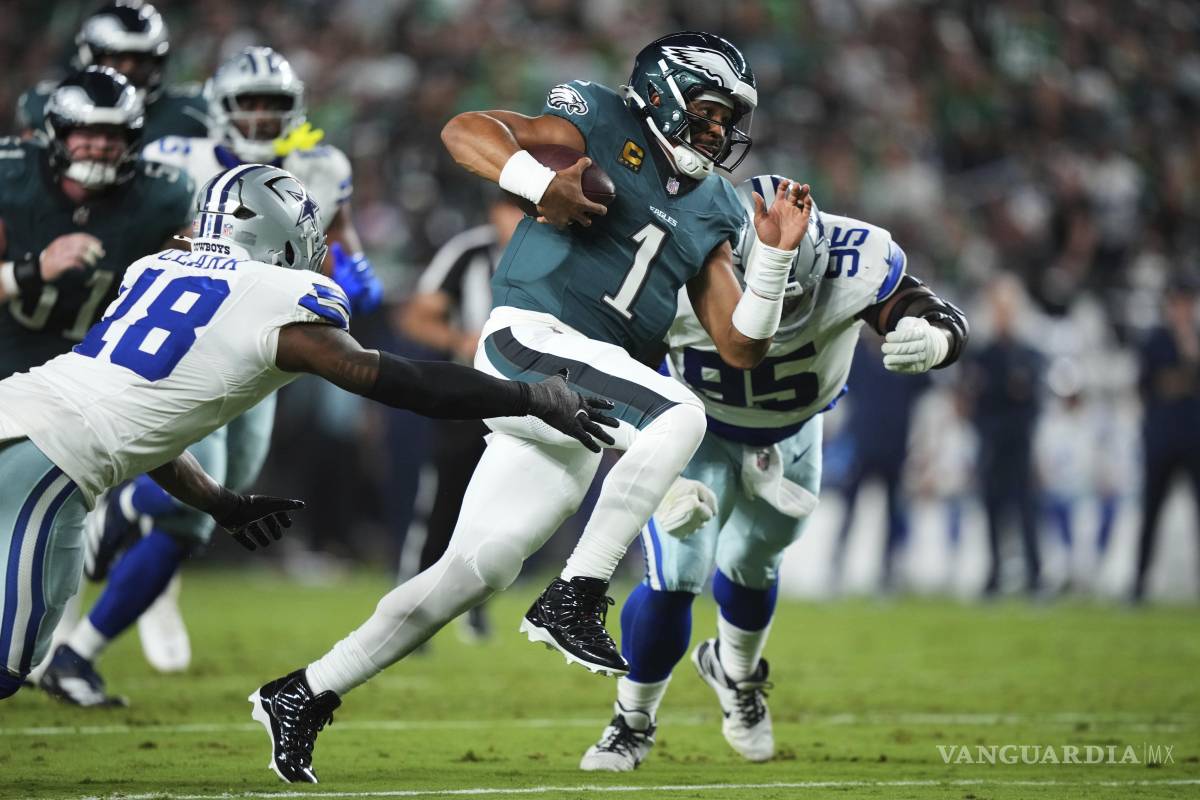 Hurts lidera triunfo de Eagles sobre Cowboys en la Semana 1