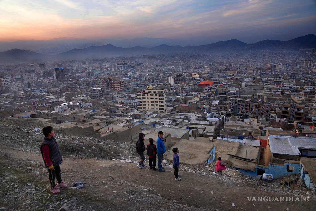 Una familia huye de Afganistán. Luego EU los deportó, iniciando su viacrucis por el mundo