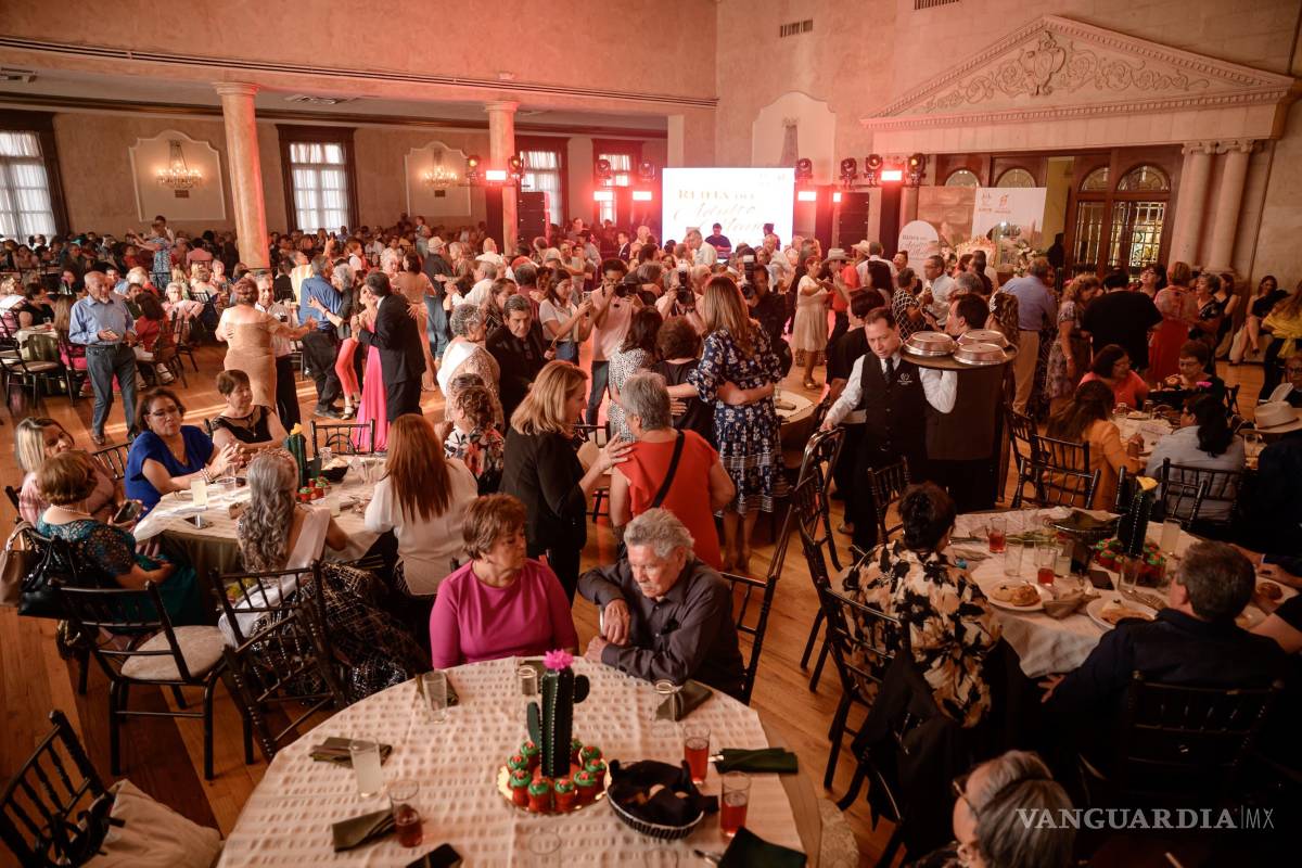 $!Adultos mayores de diferentes instituciones y clubes participaron en la tradicional elección y celebraron con música, baile y convivencia.