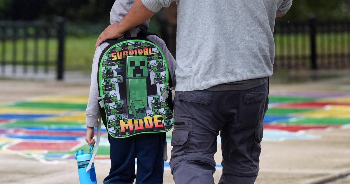 Cientos de niños en Chicago están atrapados en el caos de la represión migratoria