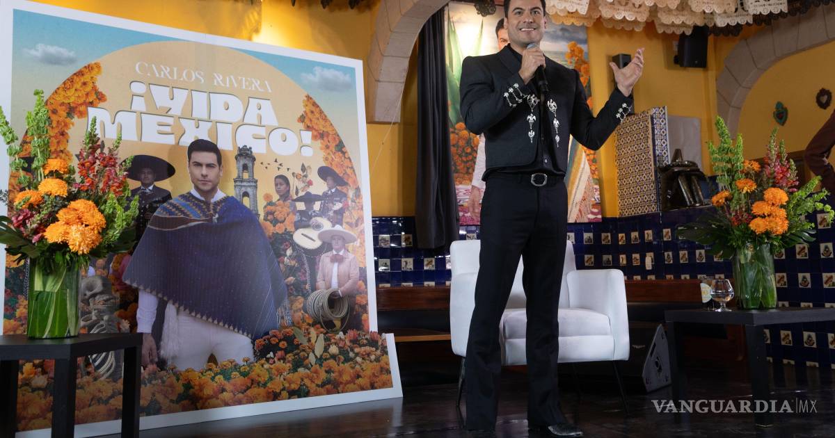 Sueño cumplido: Inmortalizan a Carlos Rivera con pintura en el Salón Tenampa