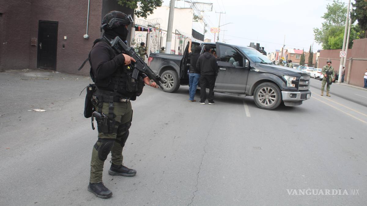 Catean lote de autos, en Saltillo