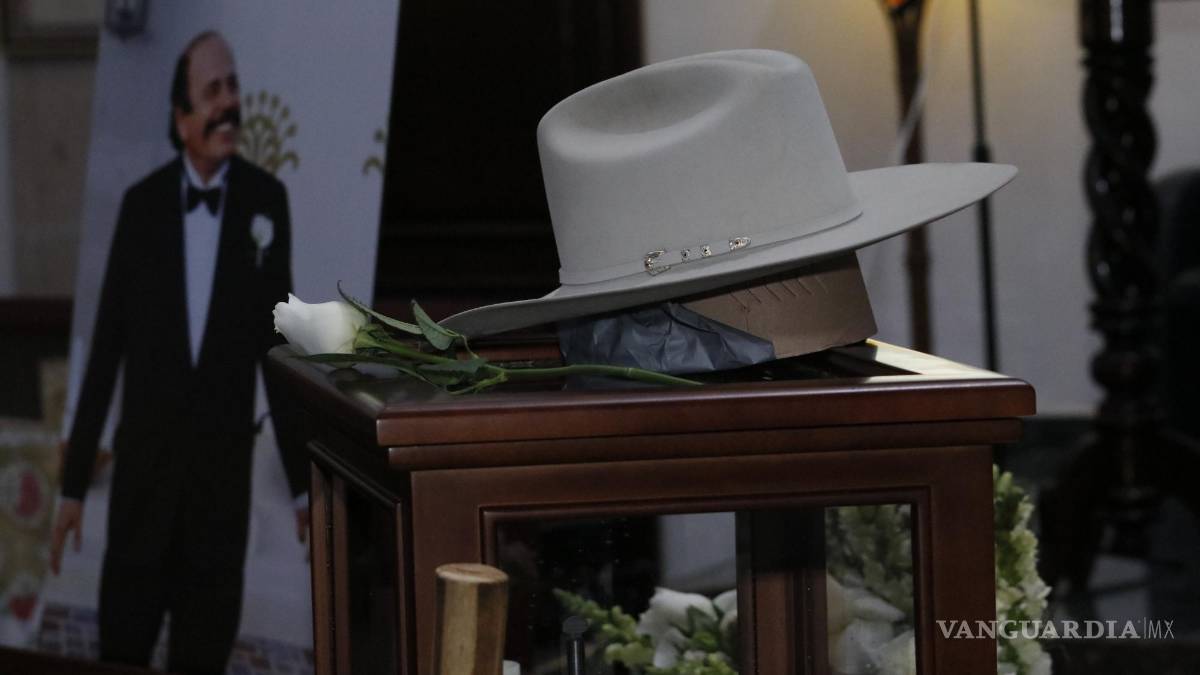 $!Dan familiares y amigos último adiós a Armando Guadiana