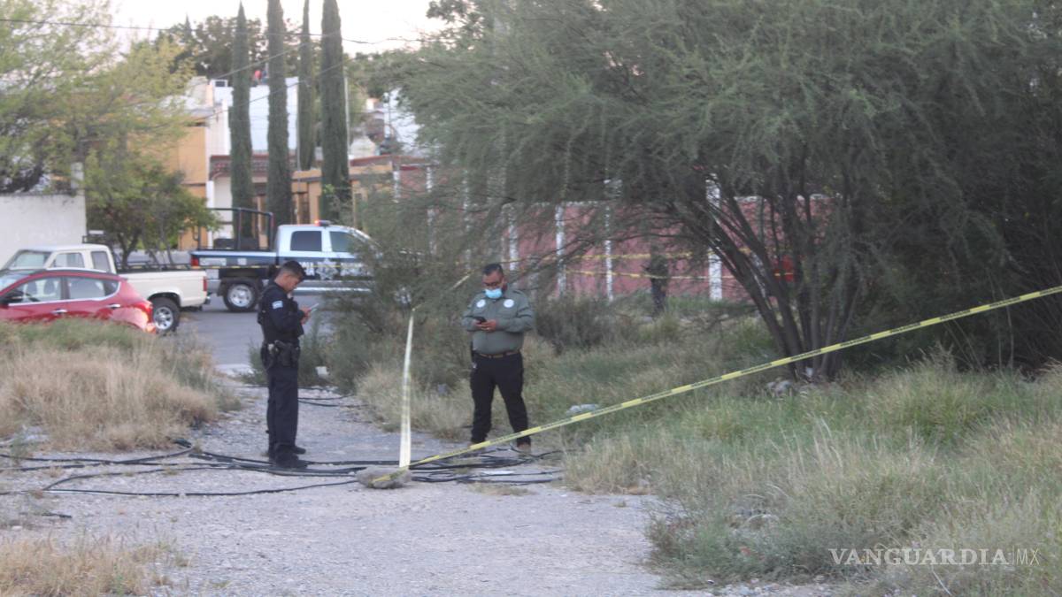 Localizan cadáver en baldío de Ramos Arizpe