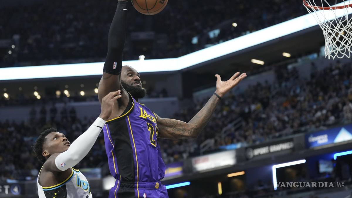 LeBron James brilla en el último segundo y los Lakers vencen a los Pacers