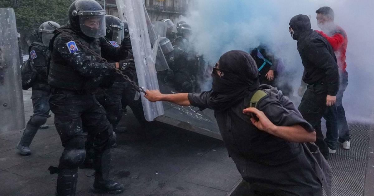 El Bloque Negro causa debate en redes durante marcha del 2 de octubre en la CDMX