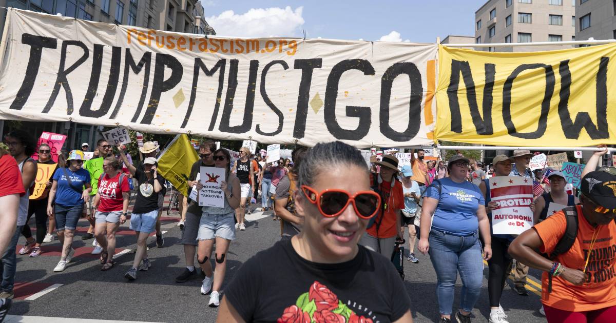 Multitudinaria protesta exige a Trump: ‘libera DC’