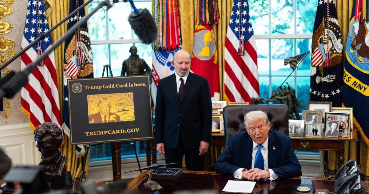 ¿Qué es el programa de visas H-1B y cómo lo está cambiando Trump?