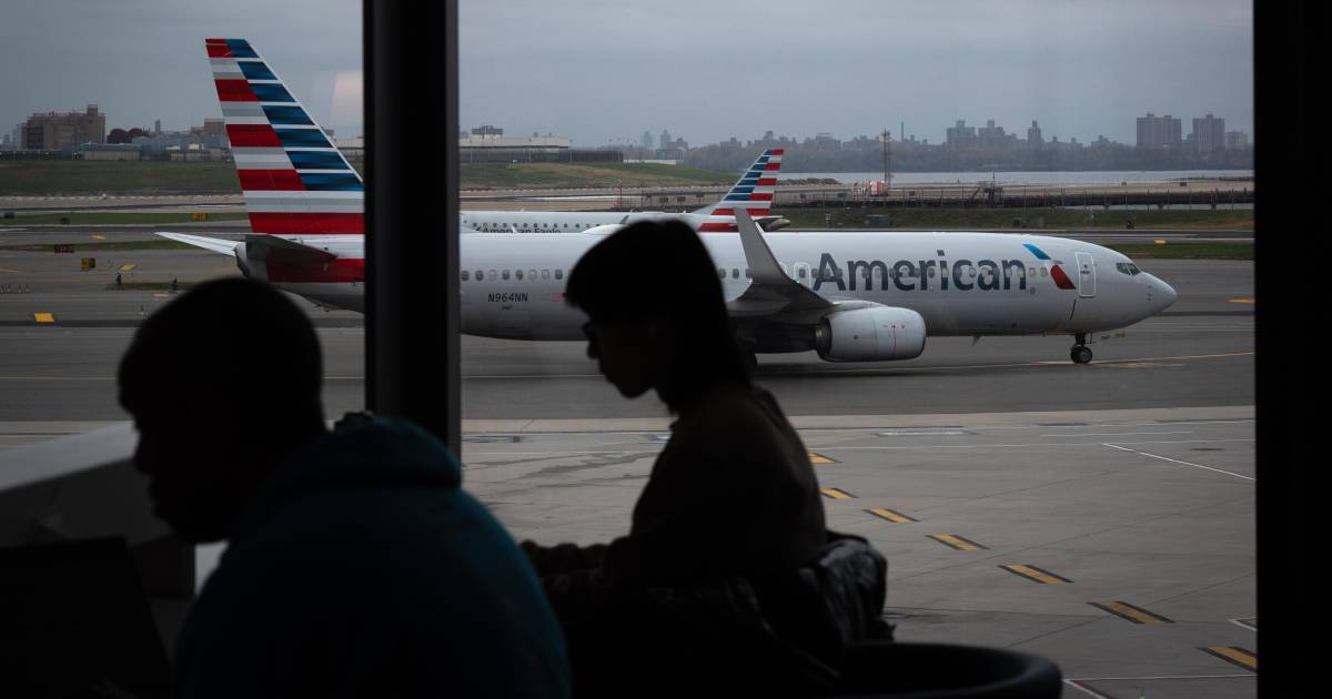 Trump advierte que reducirá el sueldo a controladores aéreos ausentes por cierre federal
