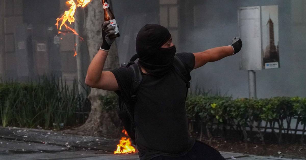 Condena Alianza de Medios Mx agresiones a periodistas durante marcha por 57 aniversario de matanza del 68 en CDMX