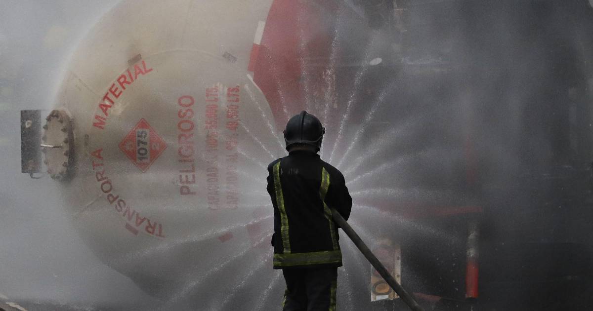 Confirman 31 muertos por explosión de pipa en Iztapalapa; víctima es el doctor Óscar Uriel Rivera