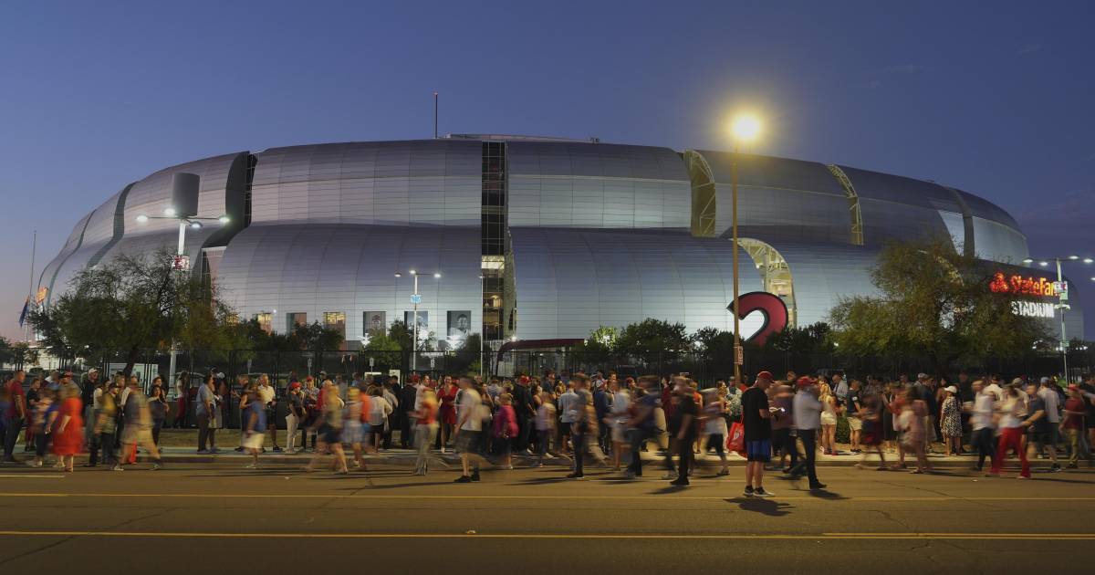 Decenas de miles de personas despiden a Charlie Kirk en un ‘funeral de Estado’