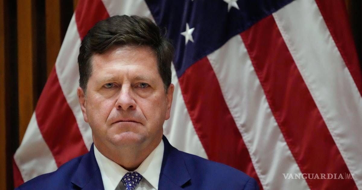 Trump planea nominar al fiscal federal Jay Clayton como director de inteligencia nacional