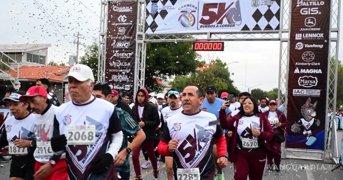 Más de 2 mil 500 corredores participan en la 5K Go Burros Pardos en Saltillo