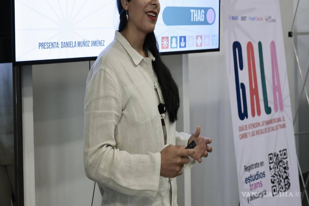 $!La directora general de Transsalud, la doctora Daniela Muñoz Jiménez, en la presentación de las Guías de Atención Latinoamericana para la Salud Trans.
