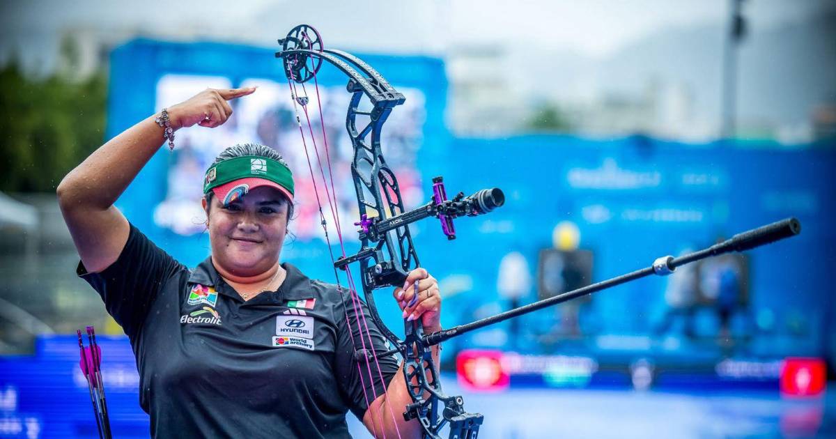 Andrea Becerra consolida su liderazgo mundial con cinco medallas en un mes histórico