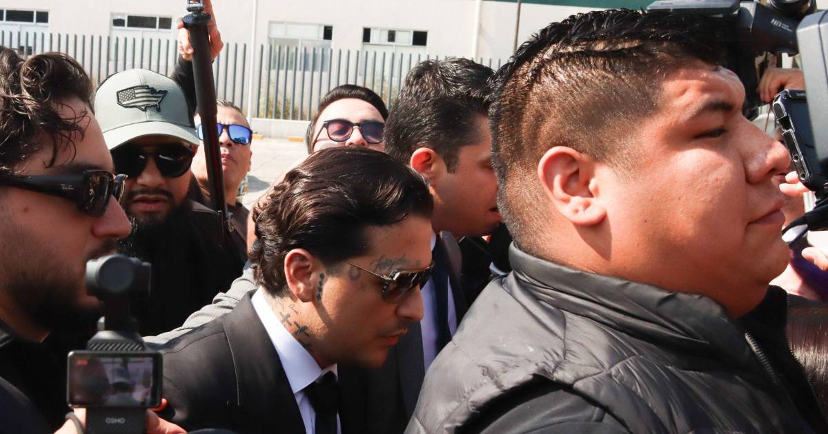 Christian Nodal se presentó en el Reclusorio Oriente de la CDMX en medio de caos