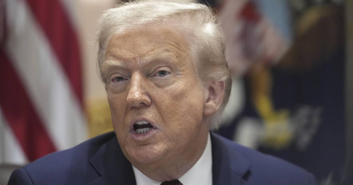 Amenaza Donald Trump con aranceles de hasta el 200% a medicamentos importados