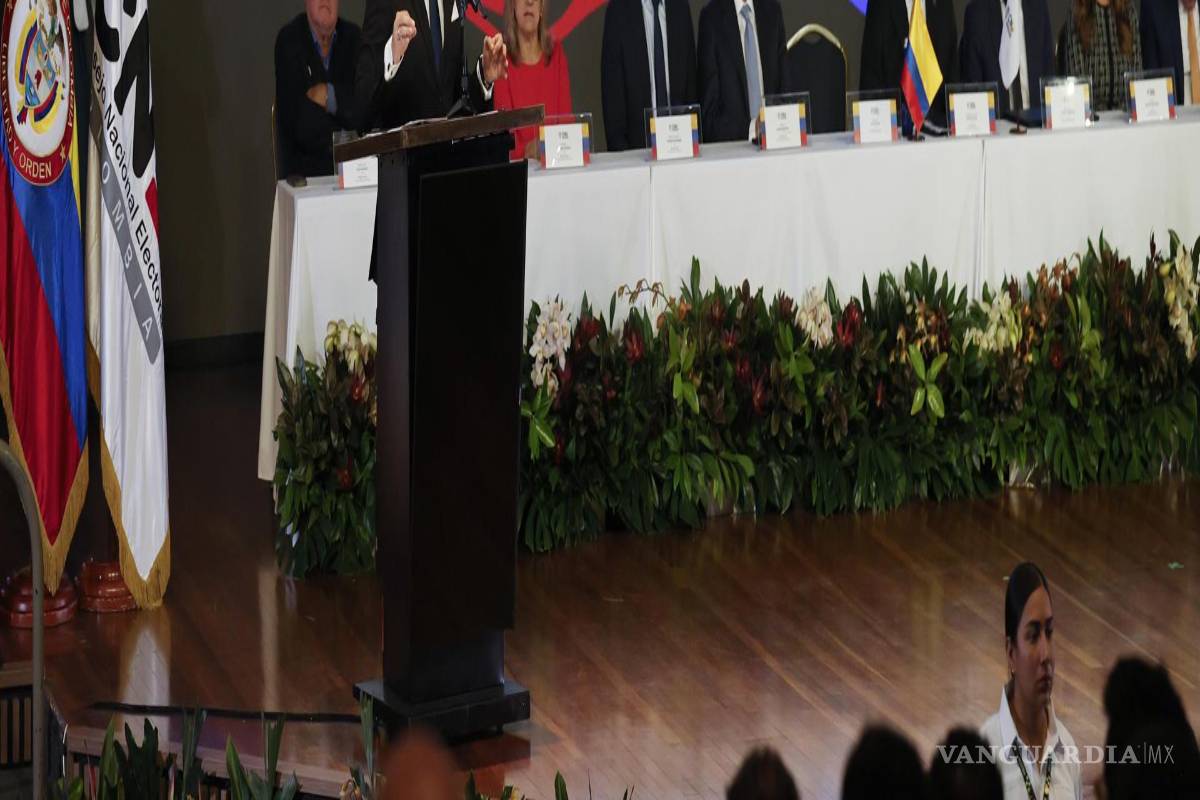 $!Abelardo de la Espriella habla tras recibir su credencial como presidente electo de Colombia este jueves, en Bogotá, Colombia.