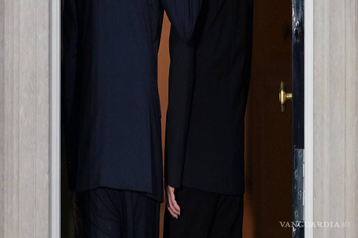 $!El primer ministro británico, Keir Starmer y el presidente de Ucrania, Volodímir Zelenski, en el número 10 de Downing Street.