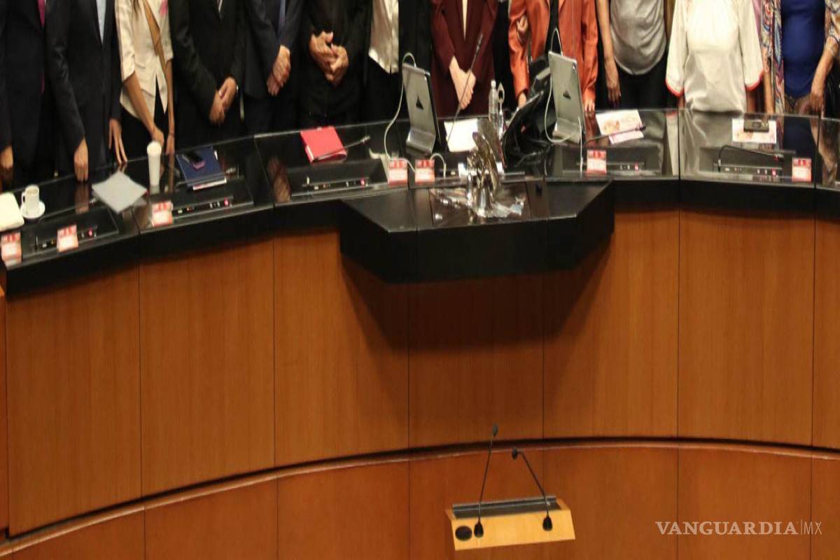$!Laura Itzel Castillo, presidenta de la mesa directiva, y Rosario Piedra Ibarra, presidenta de la CNDH durante la Sesión Solemne en el Senado de la República.