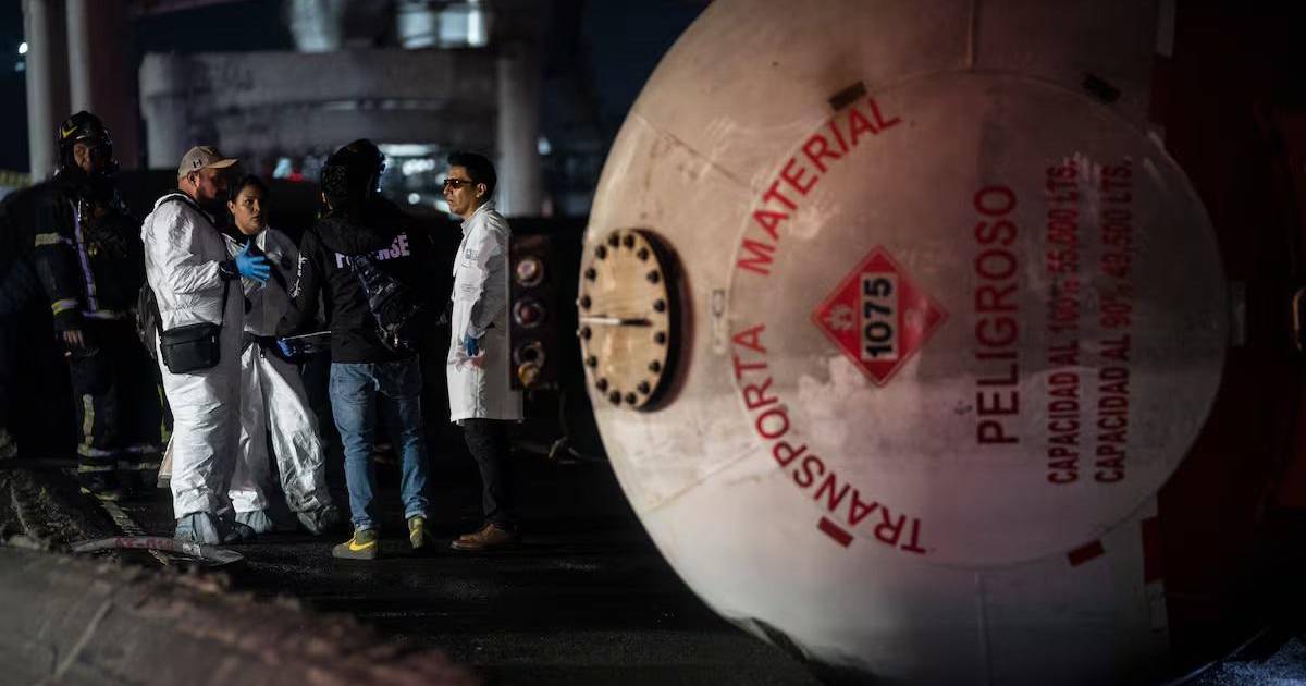 Familiares de víctimas de explosión reclaman a gasera falta de apoyo