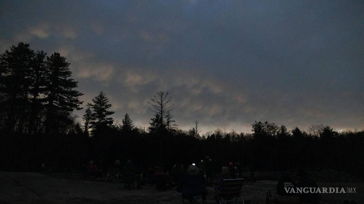 Así cautiva, maravilla y asombra el eclipse solar desde Mazatlán hasta la isla de Terranova (fotos)