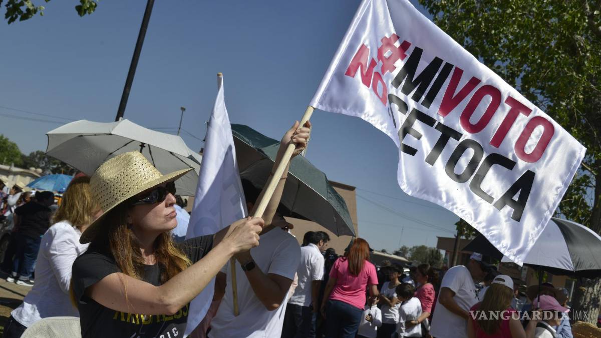 Así toman las calles y plazas miles de mexicanos para defender al INE (Fotos)