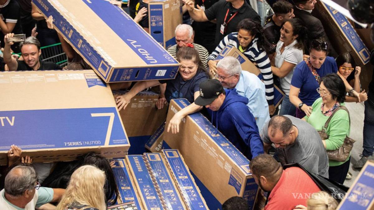 Inicia el Black Friday en EU... y la gente se vuelve loca (fotos)