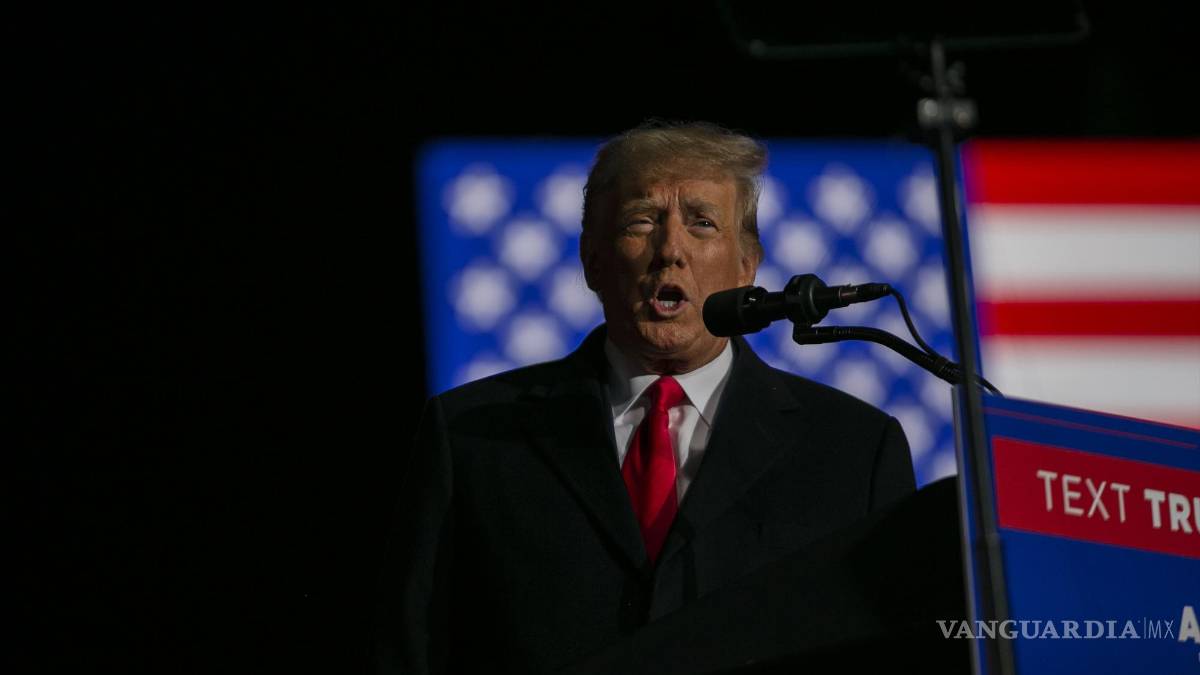 El manejo de documentos clasificados de Biden complica el caso contra Trump