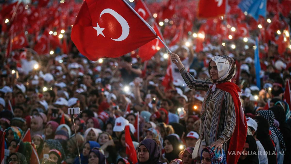 EU niega papel de centro de estudios estadounidense en el golpe en Turquía