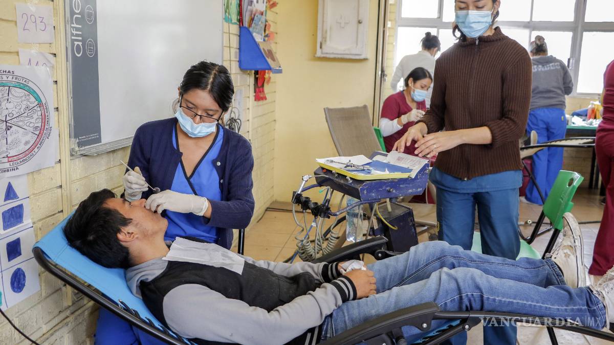 Visita ‘Lobos Contigo’ la primaria Cuitláhuac de Saltillo