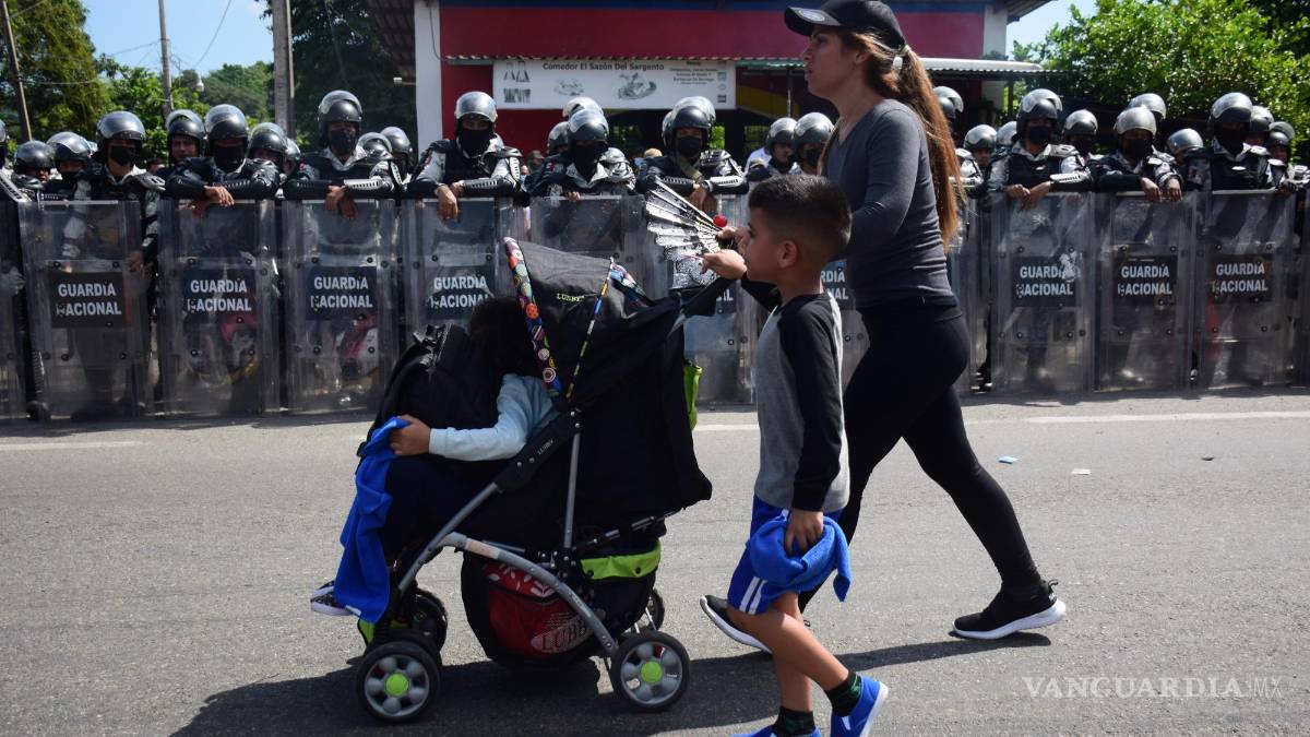 Polémica en EU: ¿‘Vuelos fantasma’ para llevar niños migrantes?