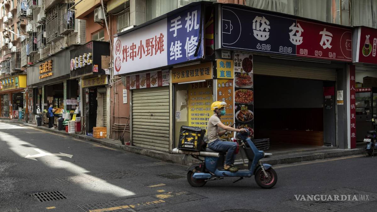 China ‘enferma’ economía en lucha contra COVID-19; estallan protestas por restricciones