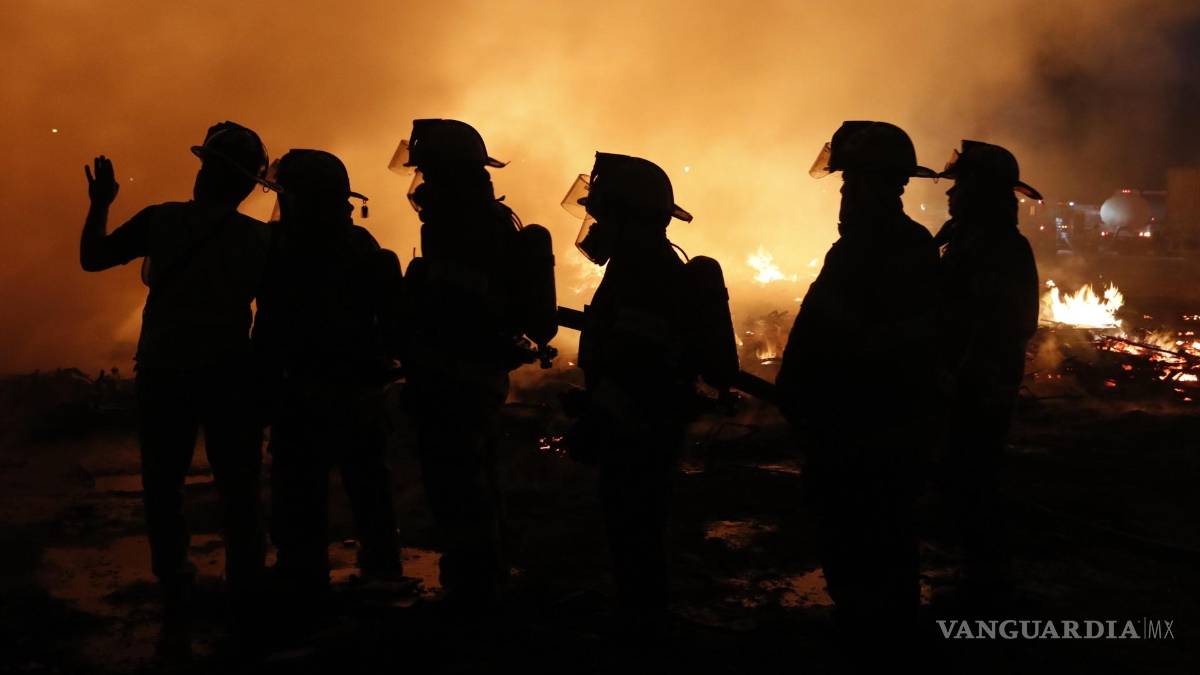 Incendio en recicladora causa movilización de Bomberos de Saltillo