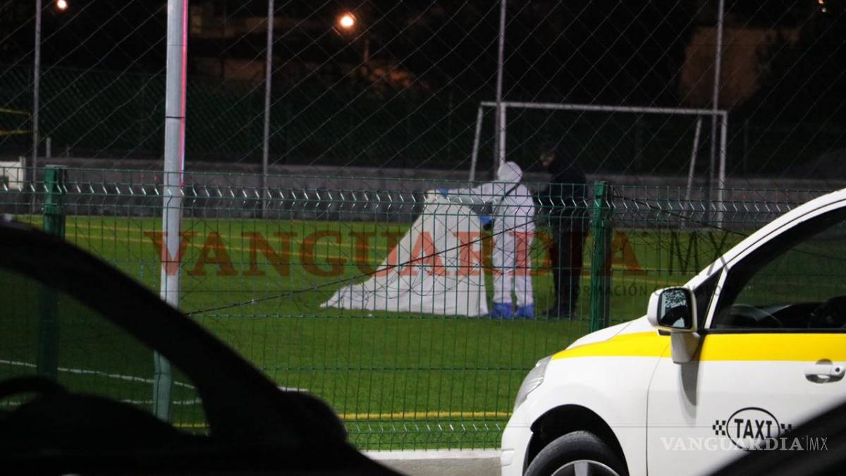 Juego de muerte; joven muere en pleno partido de fútbol