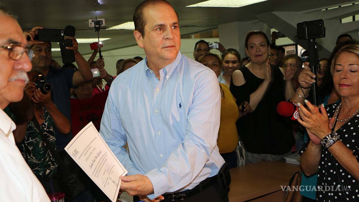Entregan constancia de mayoría a Claudio Bres en Piedras Negras