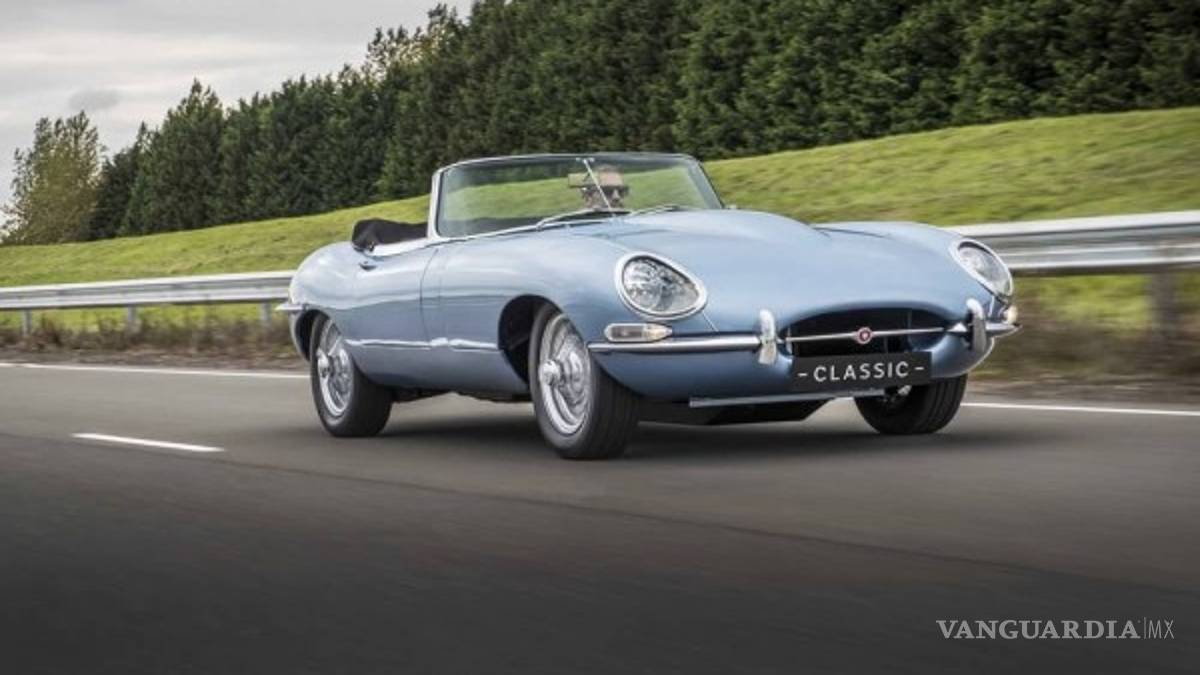 En su boda, el príncipe Harry y Meghan Markle usaron un Jaguar E-Type Roadster eléctrico