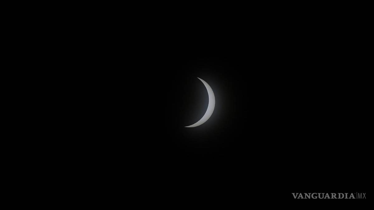Así cautiva, maravilla y asombra el eclipse solar desde Mazatlán hasta la isla de Terranova (fotos)