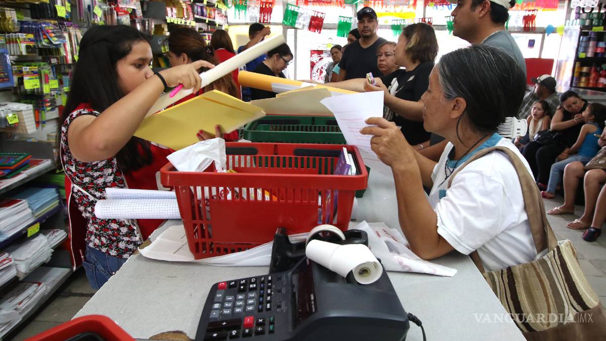Un caos el centro de Saltillo por compras de regreso a clases de última hora