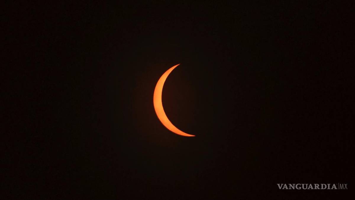 Así cautiva, maravilla y asombra el eclipse solar desde Mazatlán hasta la isla de Terranova (fotos)